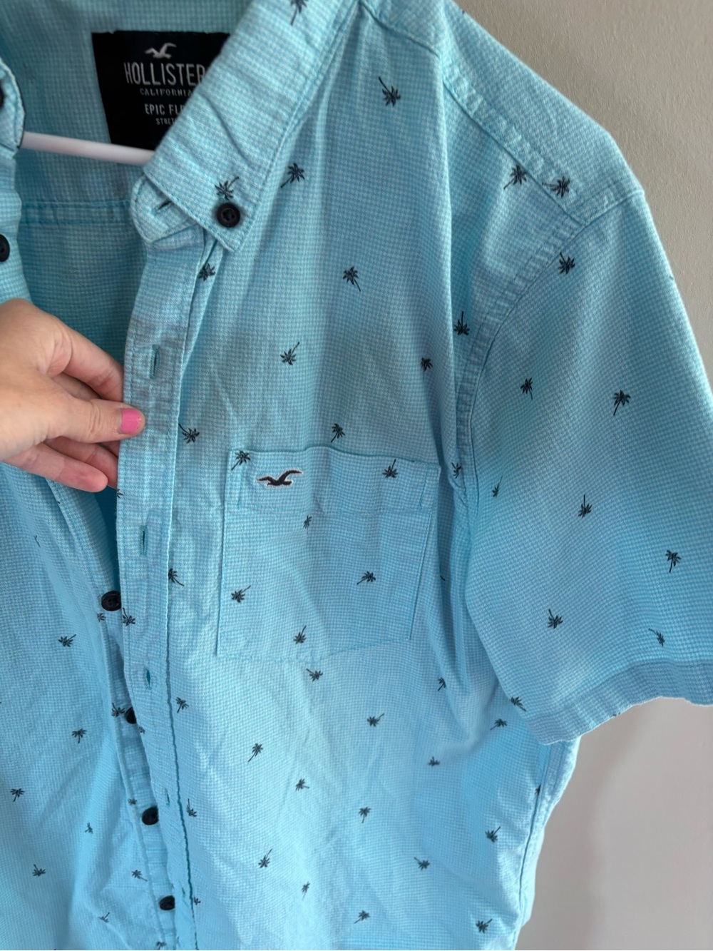 Hollister Light Blue Short Sleeve Button-Down Shirt with Palm Print - Picture 3 of 4